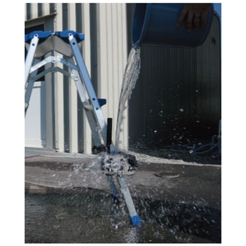 TREL(トレル) 4G-H 防水テストの様子